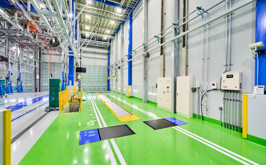 トラック整備　東海工場